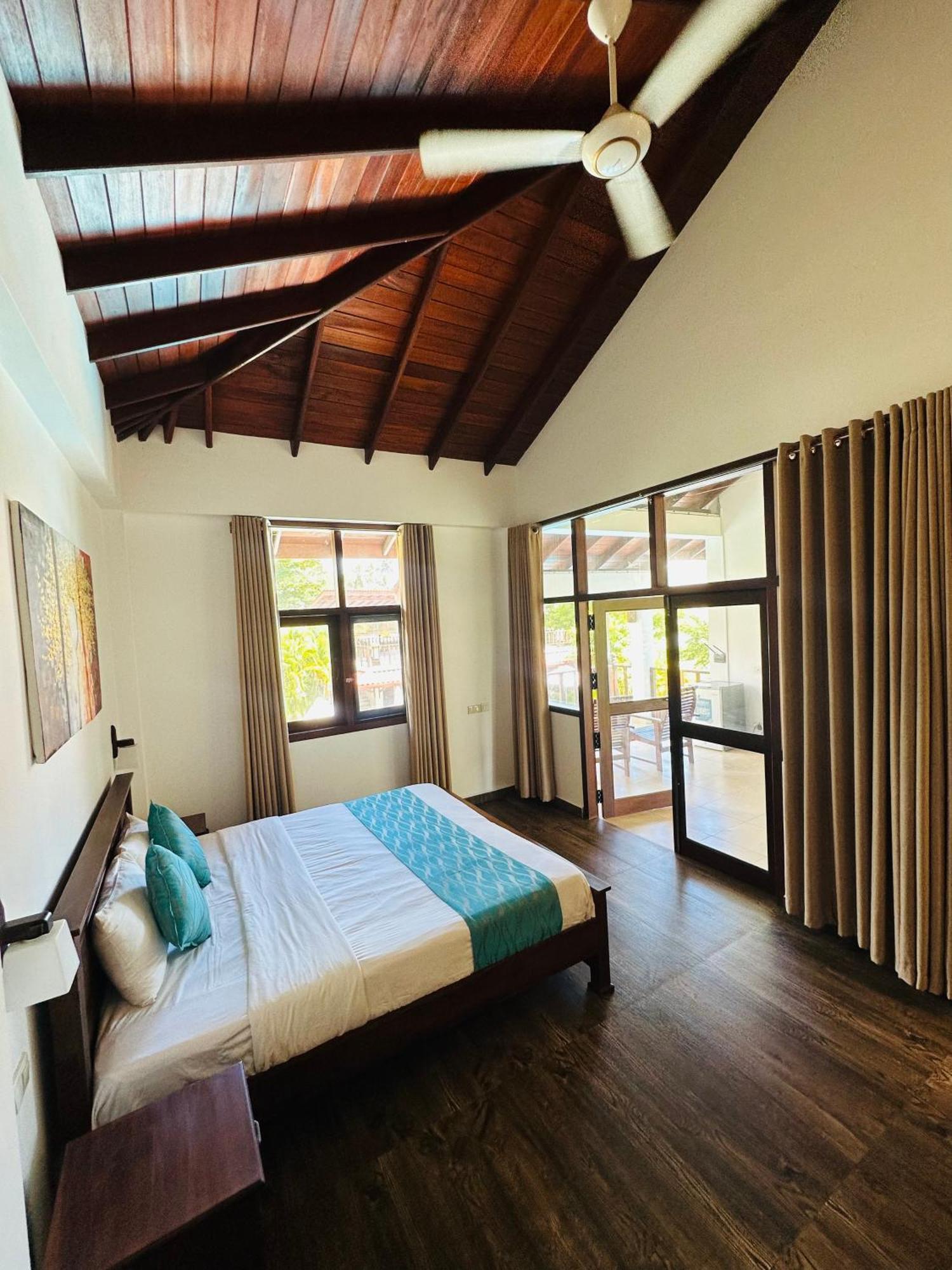Green Parrot Beach Resort Tangalle Exteriör bild