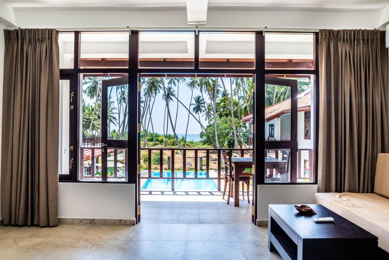 Green Parrot Beach Resort Tangalle Exteriör bild